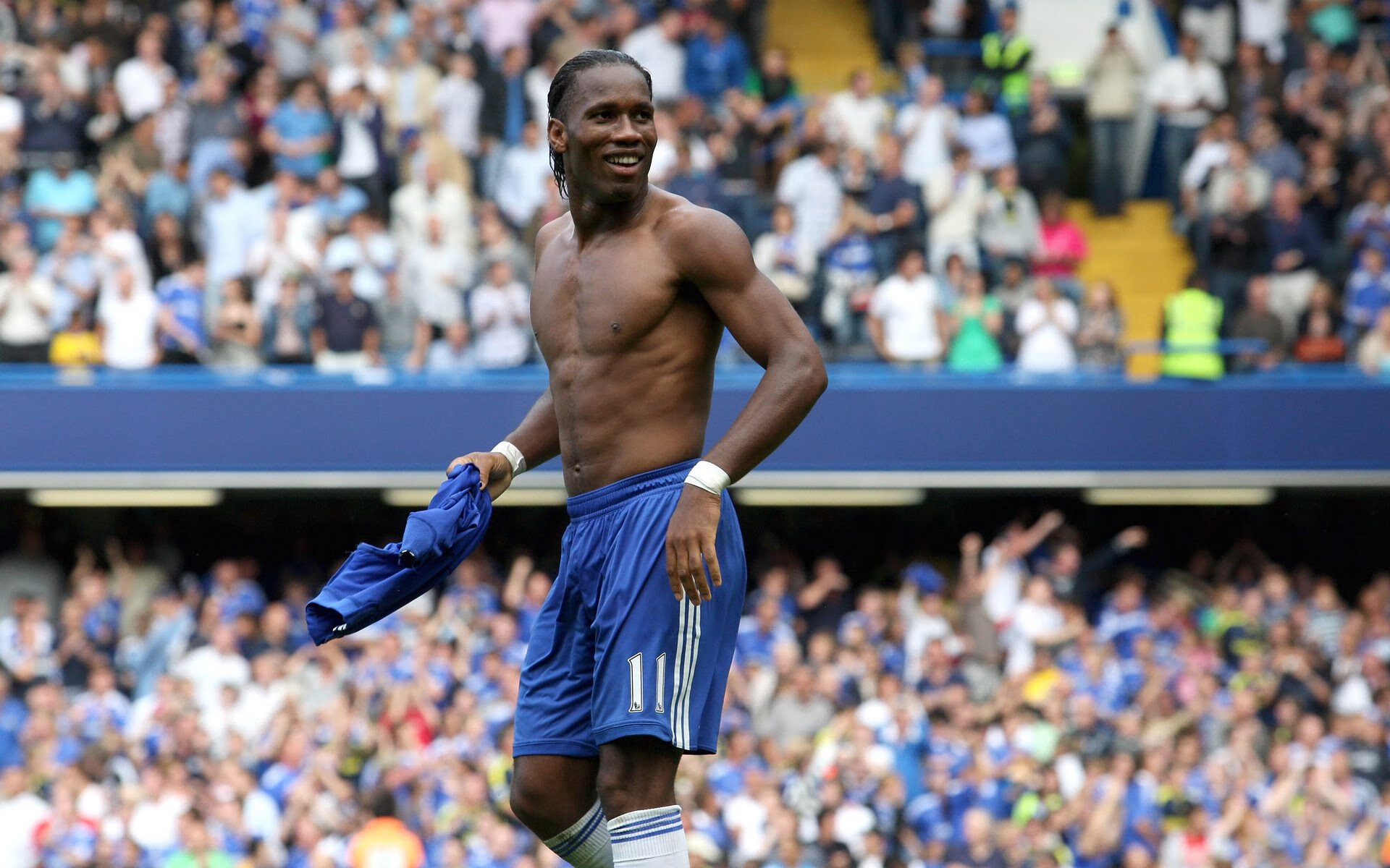 欧冠决赛巅峰对决，皇家马德里3-1击败多特蒙德，第15次捧起大耳朵杯